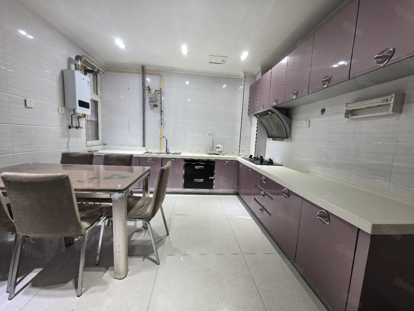 塞维利亚3室2厅2卫138㎡南北165万