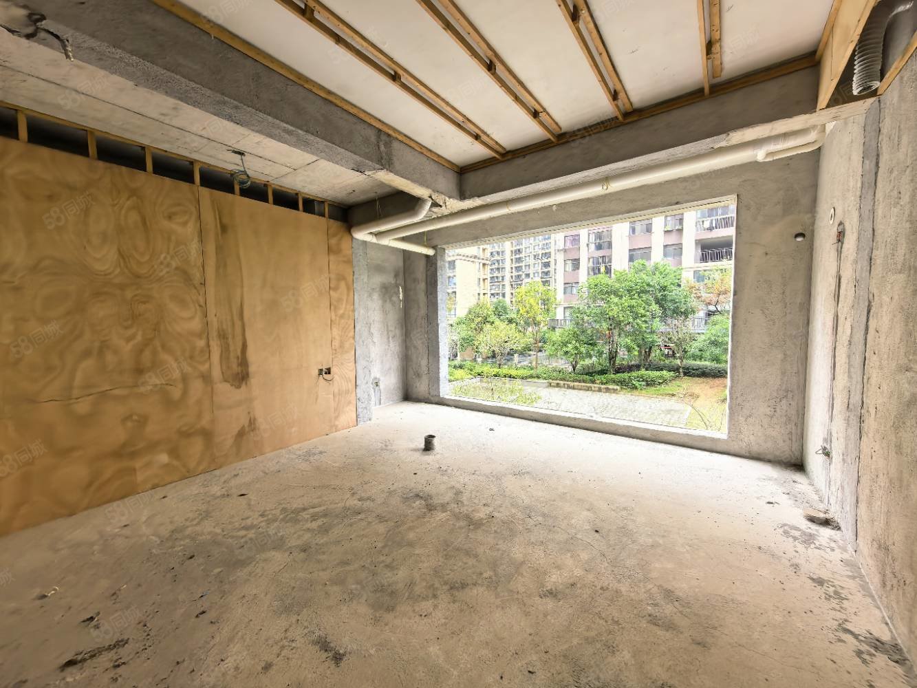 北湖湾8室2厅5卫215㎡南北200万