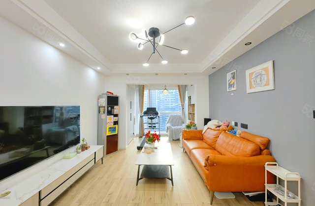 卓锦万黛3室2厅95.61㎡145万二手房图片