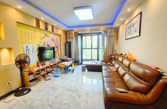 新碧园3室2厅111.76㎡140万二手房图片