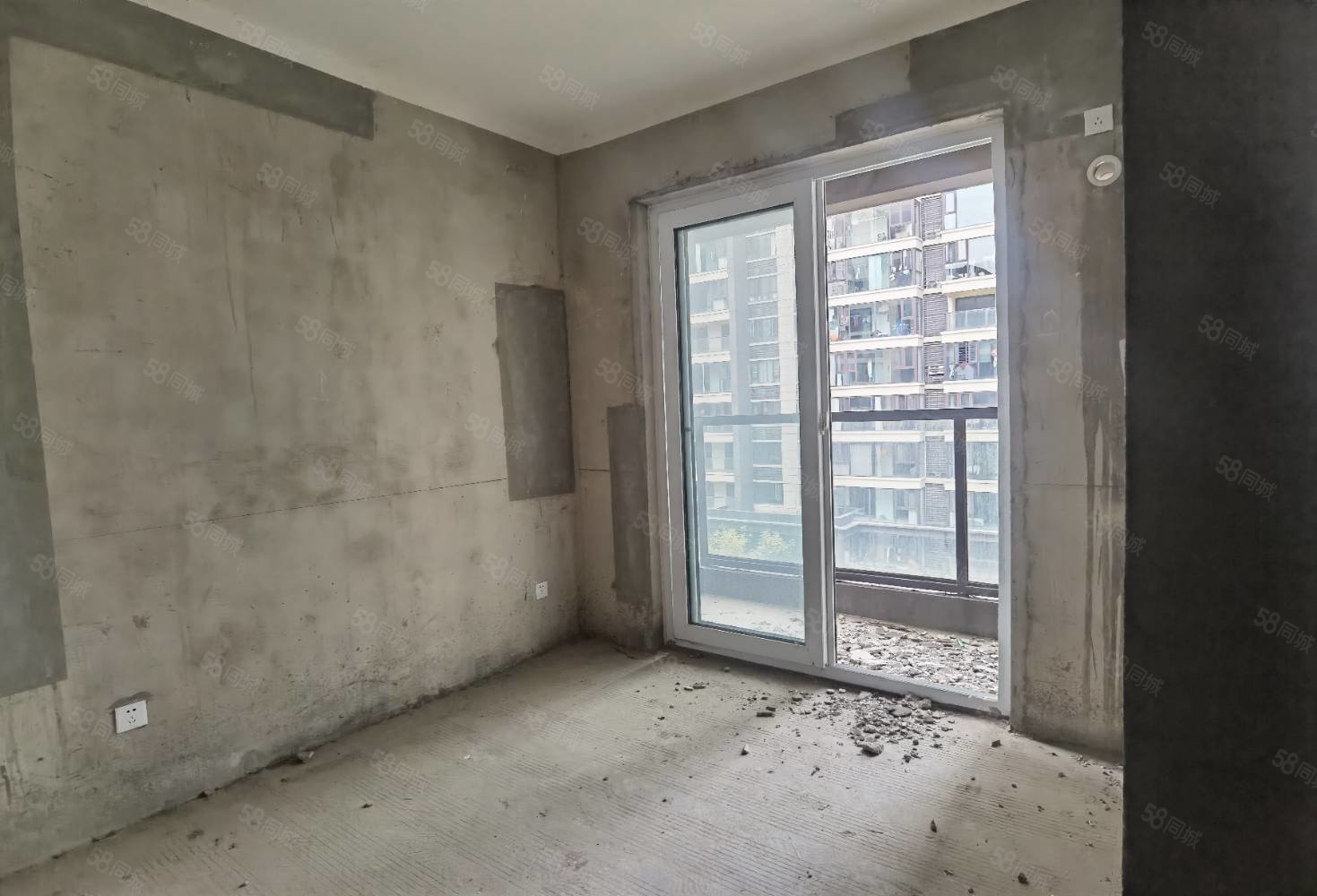 圣桦锦江天玺4室2厅2卫146㎡南北90万