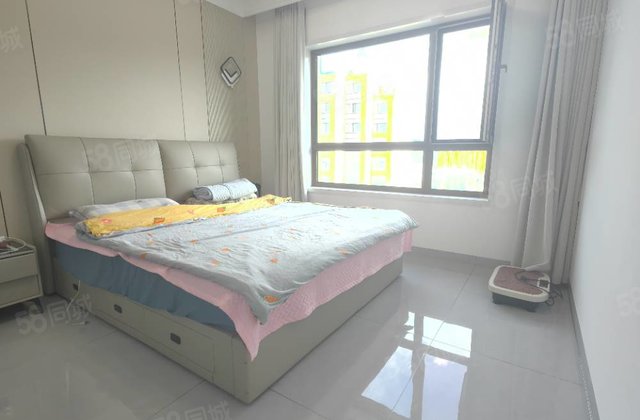 汇龙外滩首府2室1厅102㎡65万二手房图片