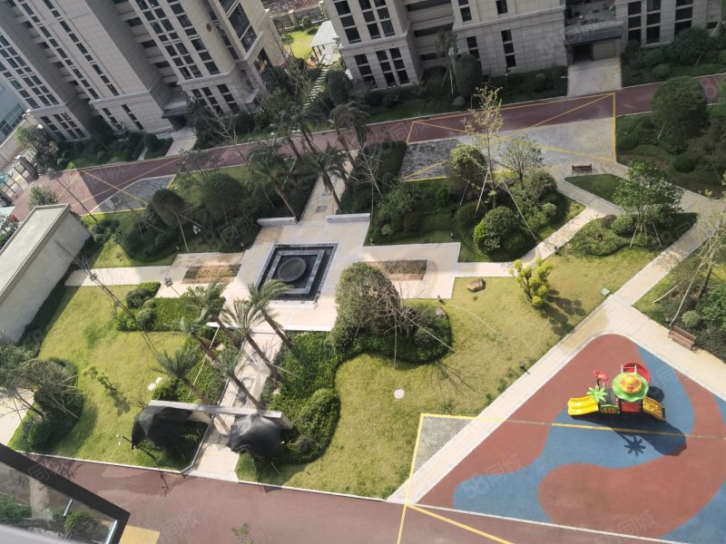 景欣华府3室2厅2卫115㎡南188万