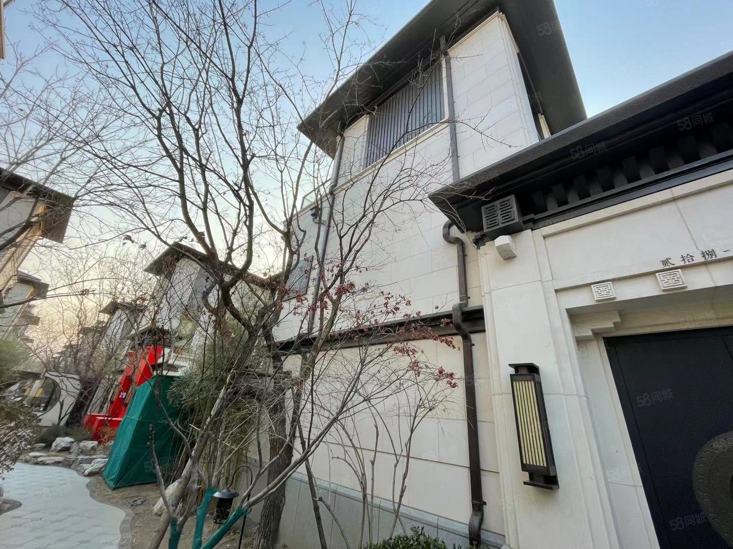 景粼原著(别墅)5室3厅4卫280㎡南北2750万