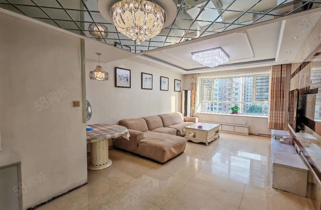 书香东郡！急急急！三室两厅免大税可按揭带车储精装修8楼