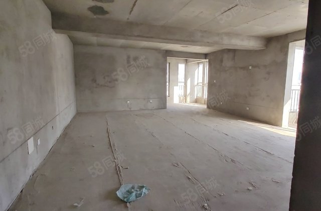 山水御园4室2厅173㎡66万二手房图片