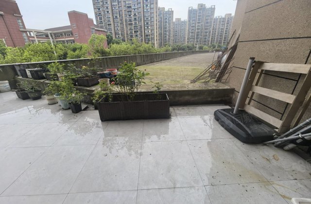公园道御湖3室2厅120㎡72万二手房图片