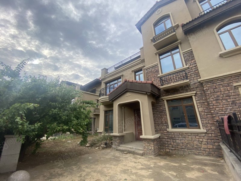 泰安碧桂园(别墅)5室3厅4卫251㎡南北360万