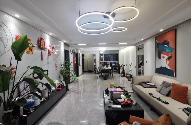 独梯独户 现代装修风格 三叶草精装大三室 送车位储藏室免大税