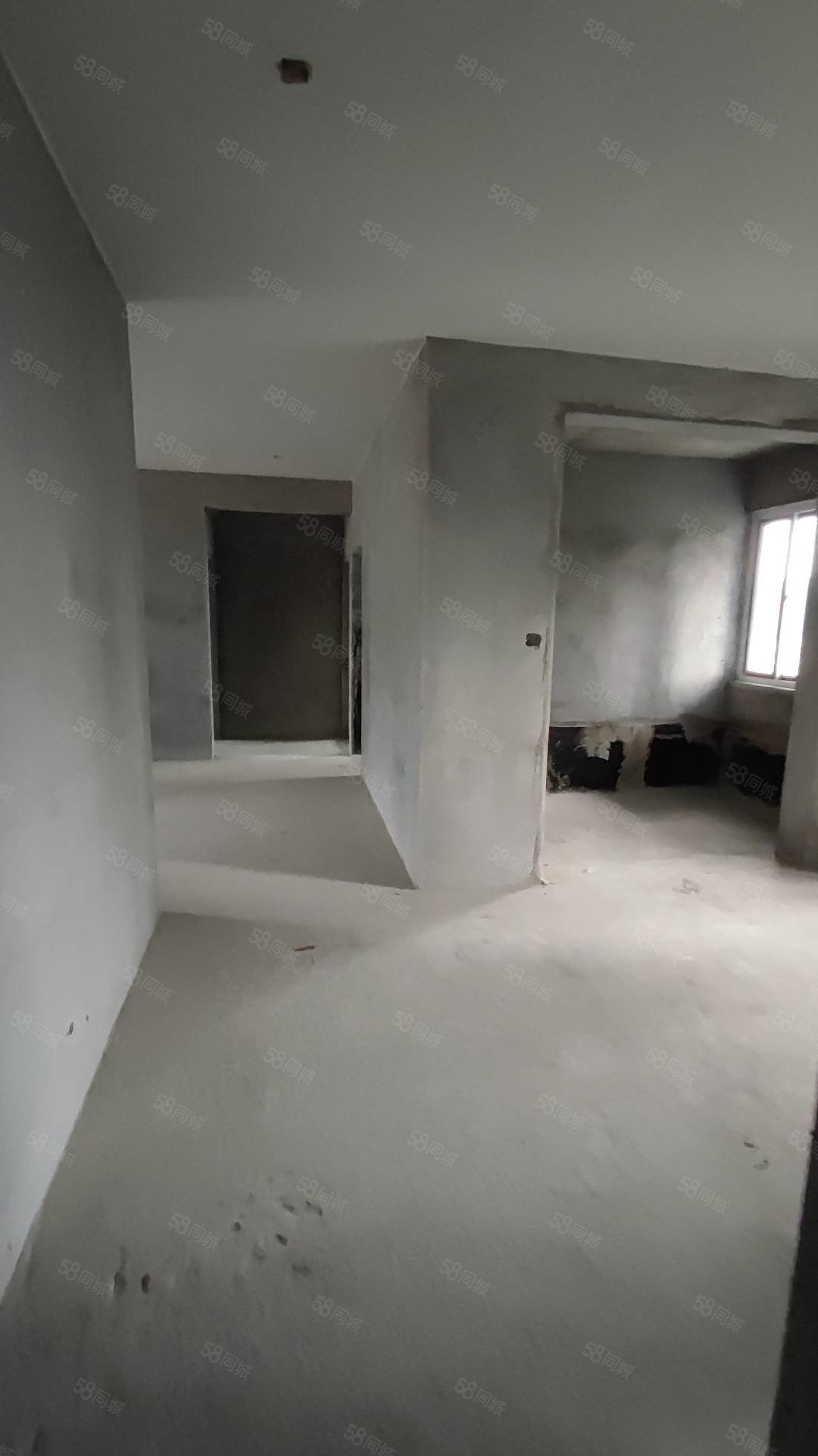 常隆花园3室2厅2卫121.73㎡南62万