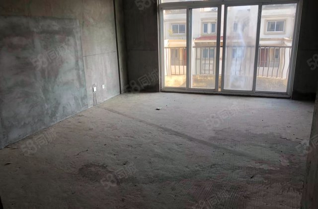 碧桂园滨湖城林溪苑5室2厅244㎡104万二手房图片