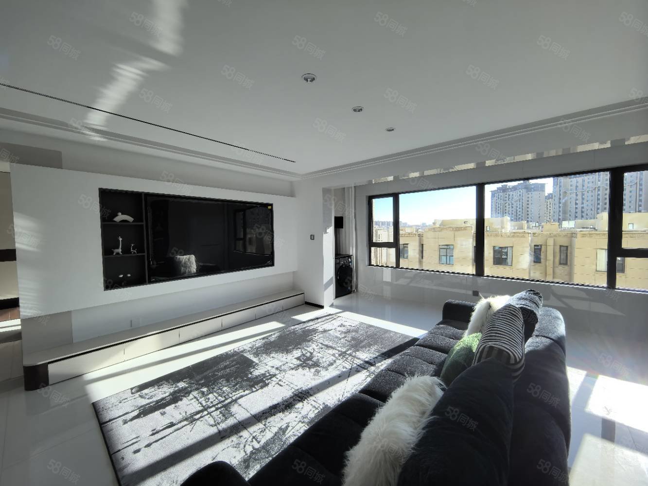 绿地斐勒公馆3室2厅2卫147㎡南北108万