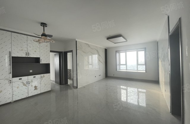 房刚需小伙看过来 送车位地下室精装水城悦府