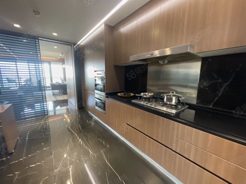 【10图】江北嘴豪装大平层,眺望来福士广场,融金cbd区域,星耀天地