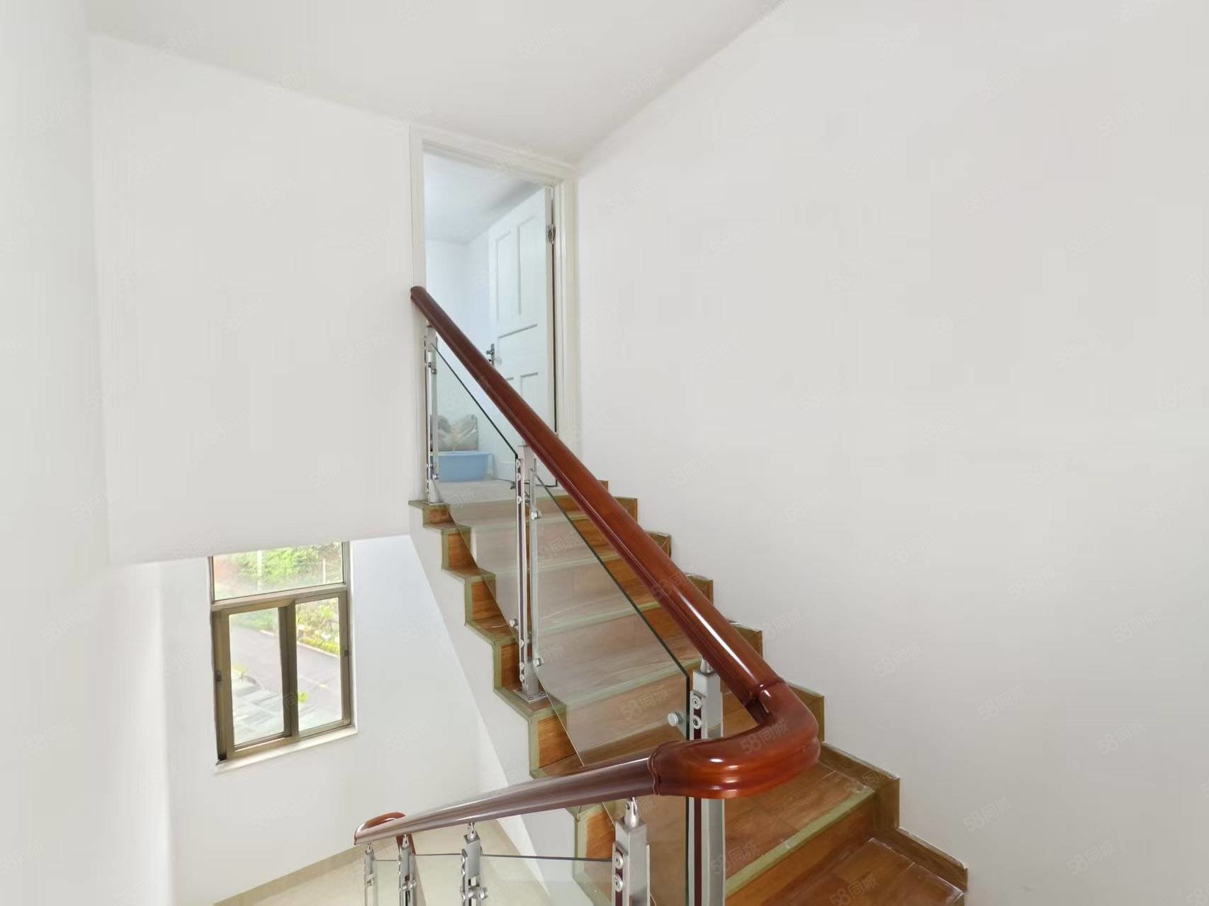 韶关碧桂园4室2厅4卫224㎡南138万