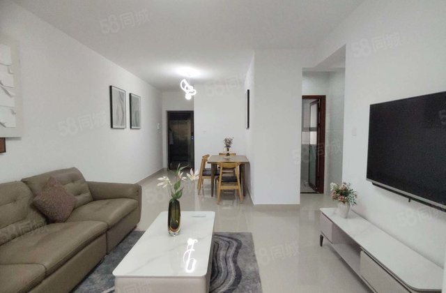 松贵路南邻，全款更名，走一手。可隔三室