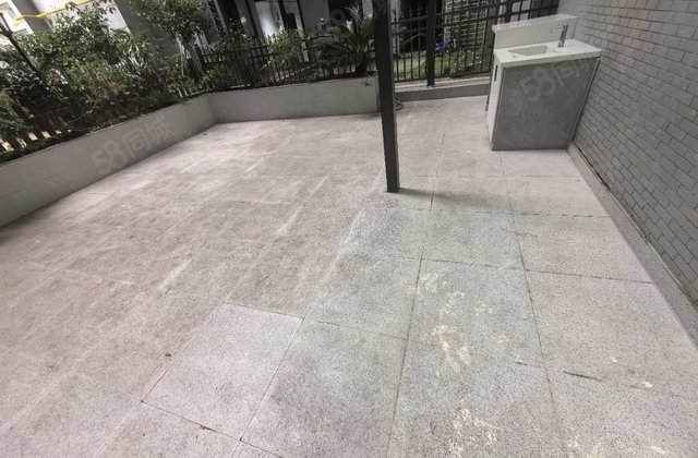 富华国际3室2厅125㎡56.8万二手房图片