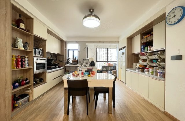 万达华府南区4室2厅140㎡123万二手房图片