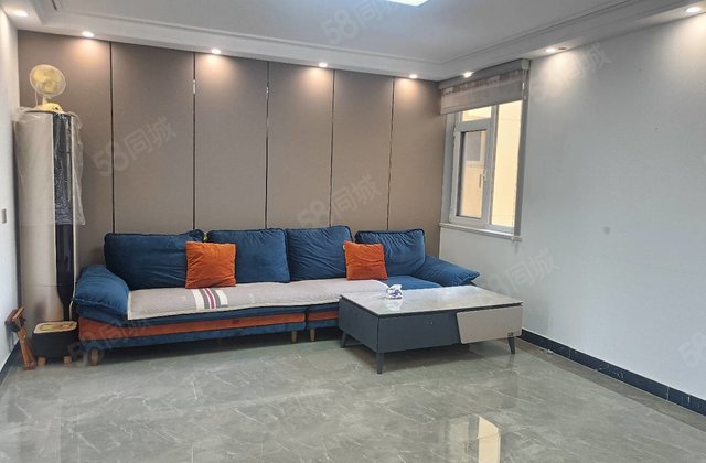 振兴东路  七中旁  馨苑小区 精装修两室两厅  南北通透