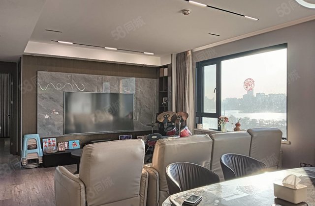 百合新城 四室两卫 观景房 带车位储藏室 全明户型  免大税