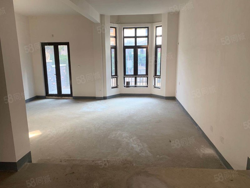 崇明岛不限购镇中心位置蔚林半岛联排别墅