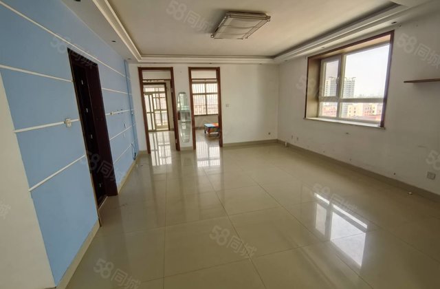 香江附近妇幼保健院西邻电梯好楼层西边户客割三室随时看房有钥匙