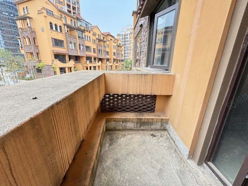 香醍水岸联排前后花园带地下室