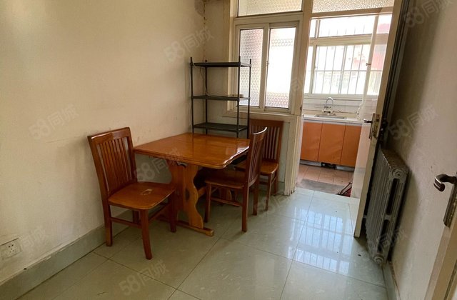 火车站，香江附近，看房方便，小区环境好