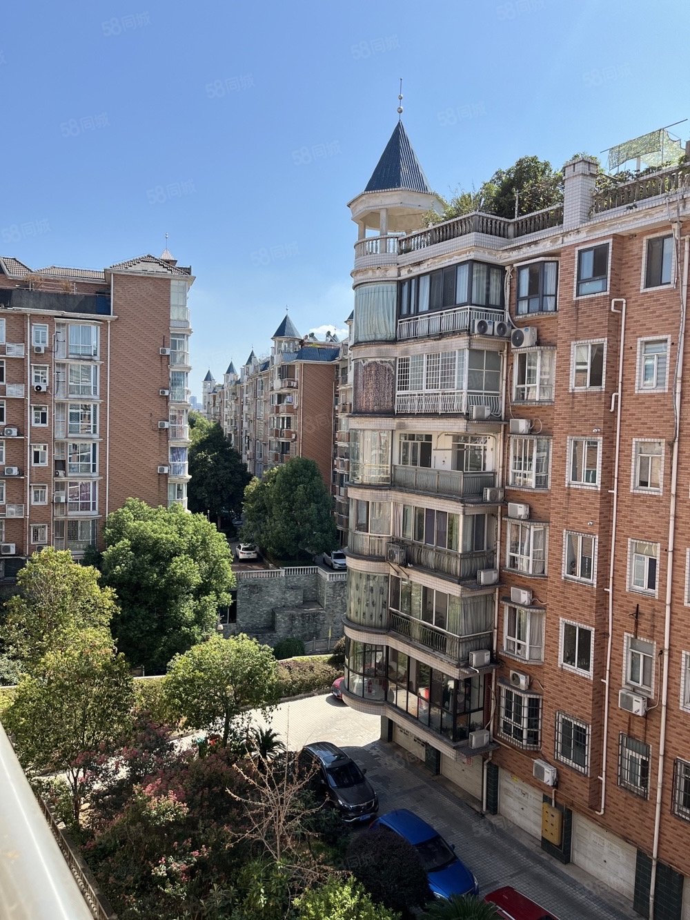 霞光山庄4室2厅2卫130㎡南北50万