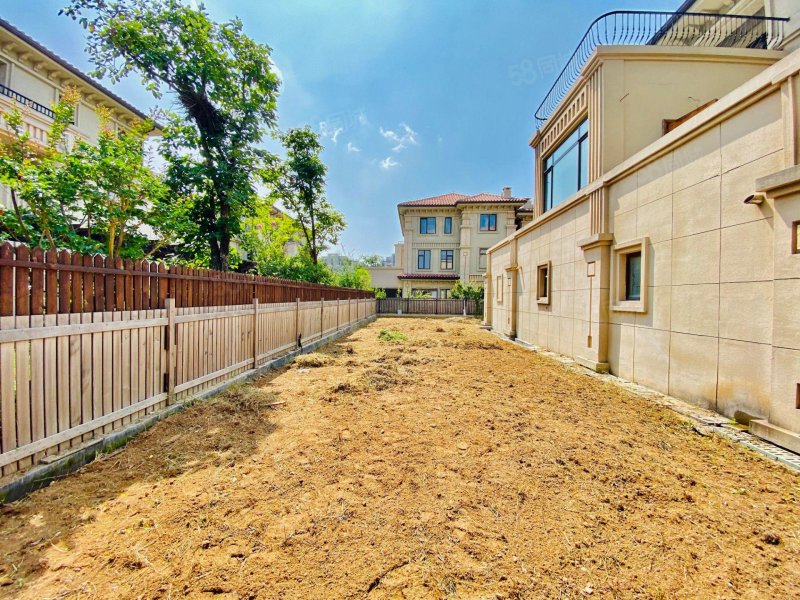 大溪谷一期别墅,东边户,带200平院,精装修,诚意出售