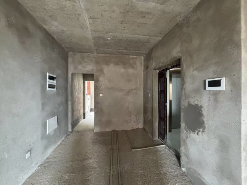 合景启城4室2厅2卫165㎡东南110.6万