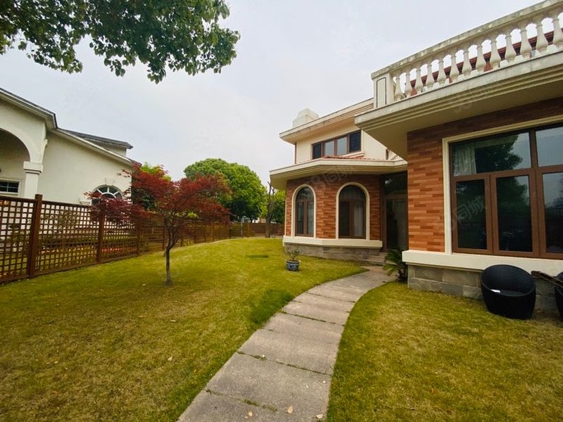 近地铁 独栋花园洋房 环保式花园700平 新风地暖中央空调