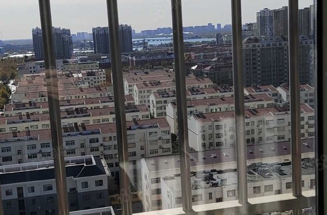 电梯房 医疗配套成熟送车库、地下室，房东直卖价格可议价格可议