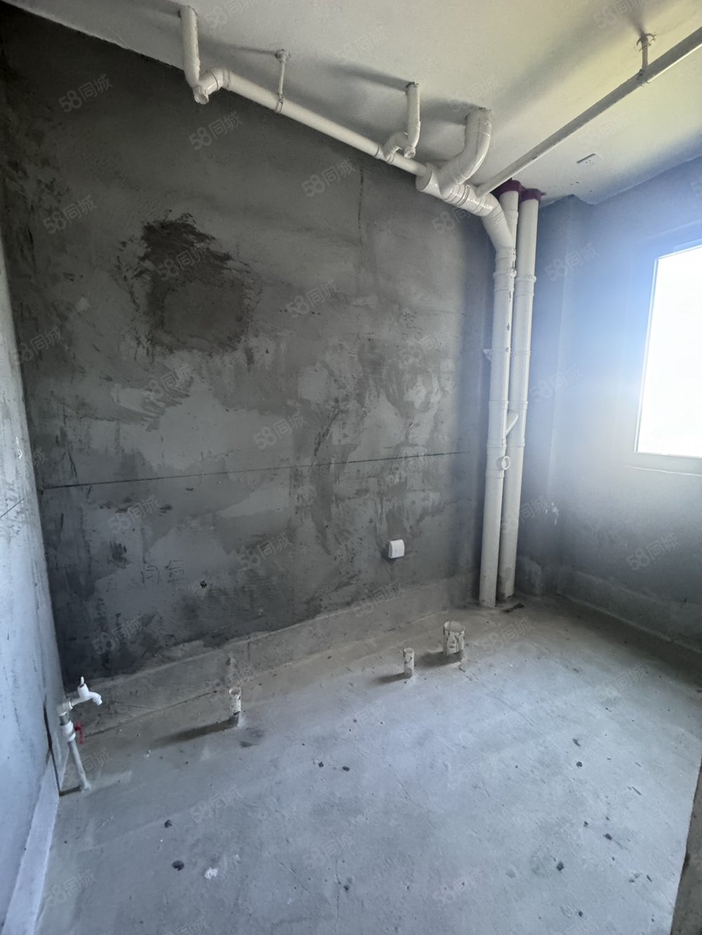 绿地斐勒公馆3室2厅2卫149㎡南北83万