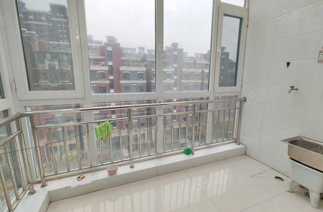 使用面积140平！电梯洋房！电梯6加7！上边单独一层，送露台