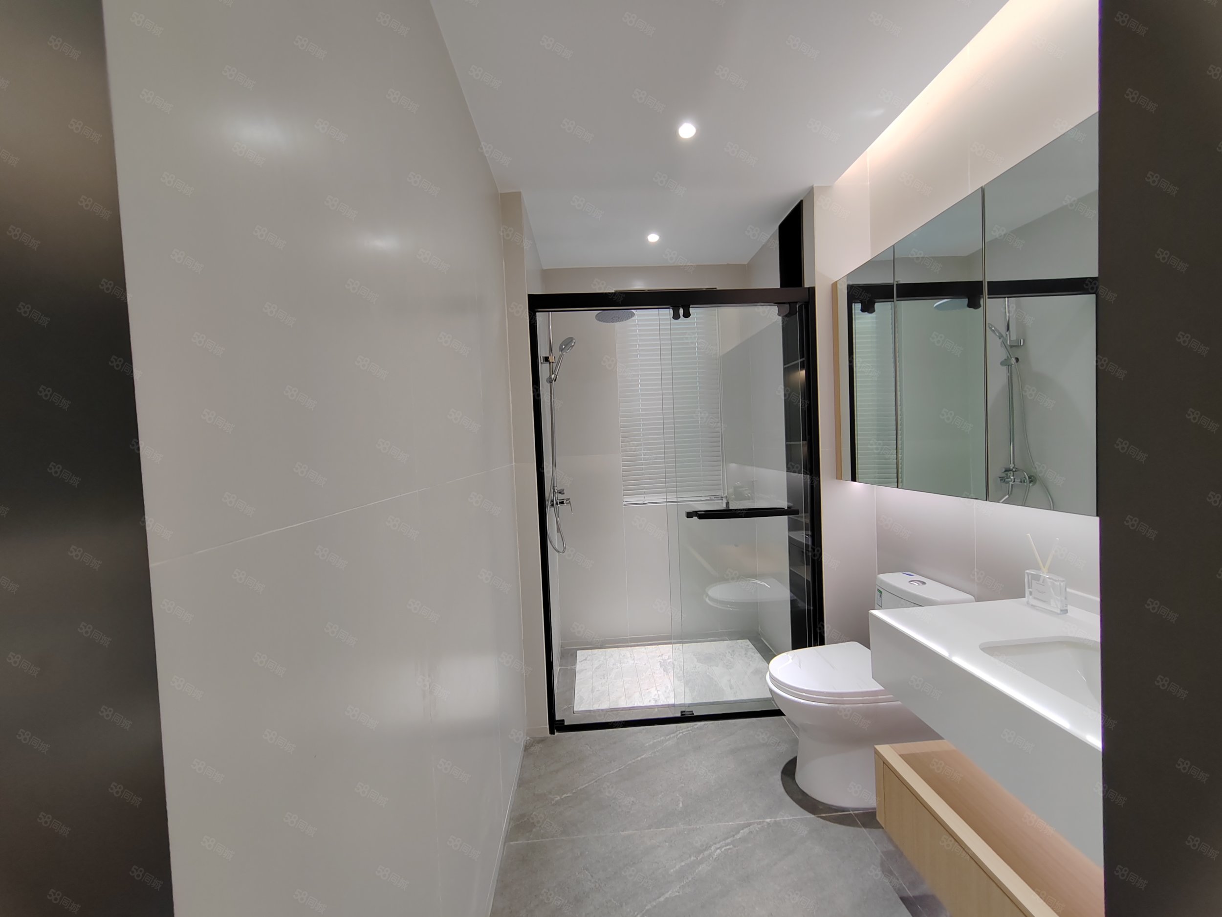 名邦鲲鹏御府3室2厅2卫107㎡南北43.9万