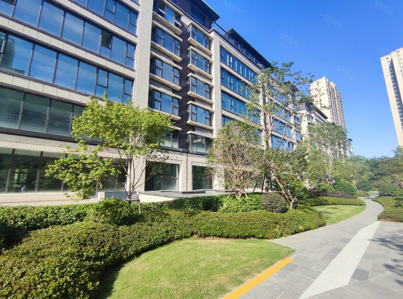 金泰锦府5室3厅3卫265㎡南北599万