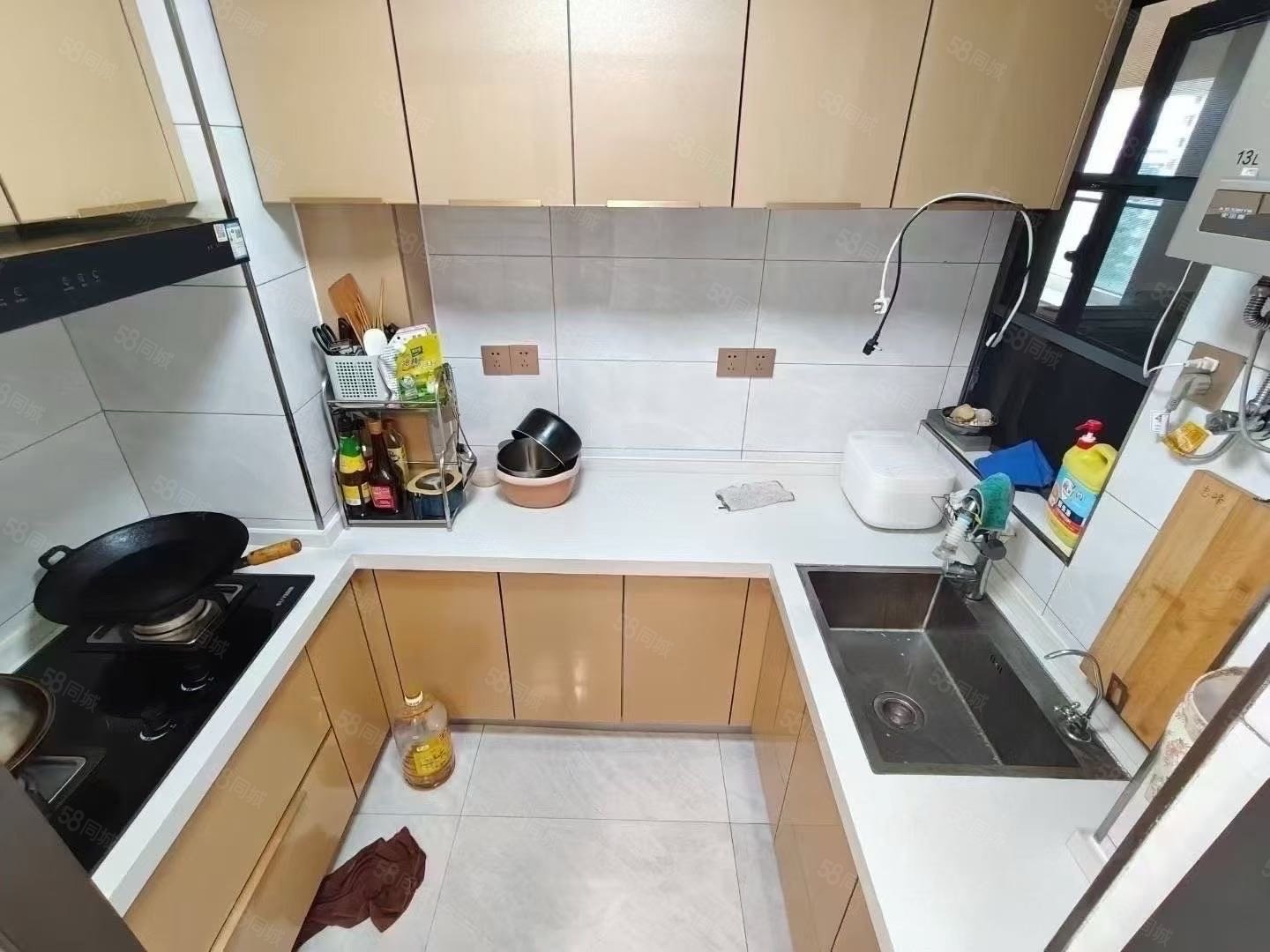 中瑞领航城3室2厅1卫98㎡南北64.5万