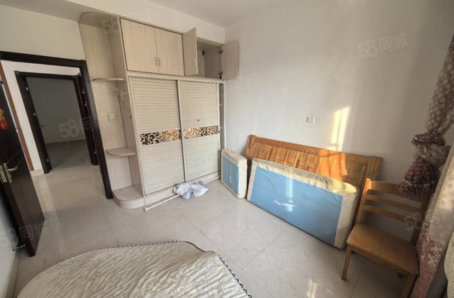 电梯洋房总高11层中层一梯两户公摊少 莲湖花园 带车位