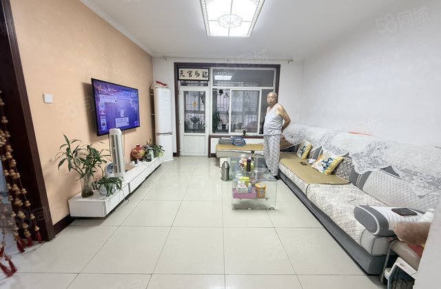 水晶城！阿卡！步梯一楼！全明户型！带20平储藏室！价格可谈！