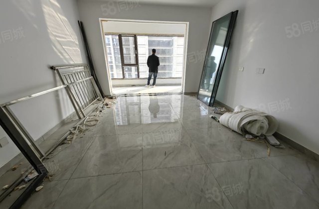 急售！急售万达南邻新房未住三室两厅两卫118平103.6万