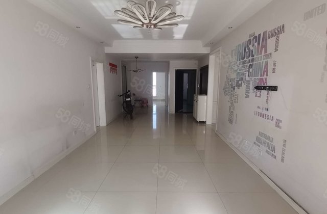 湖景房 华悦金钻 政府团购房 三室二卫 带车位储藏室名人苑