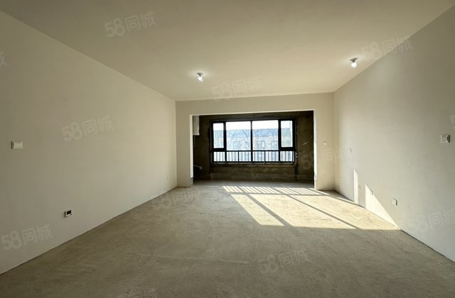 绿地蔚蓝城3室2厅131.92㎡62.8万二手房图片