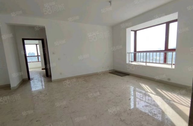 二手新房！交房精装修，未住过！10号楼，边户，送车位及地下室