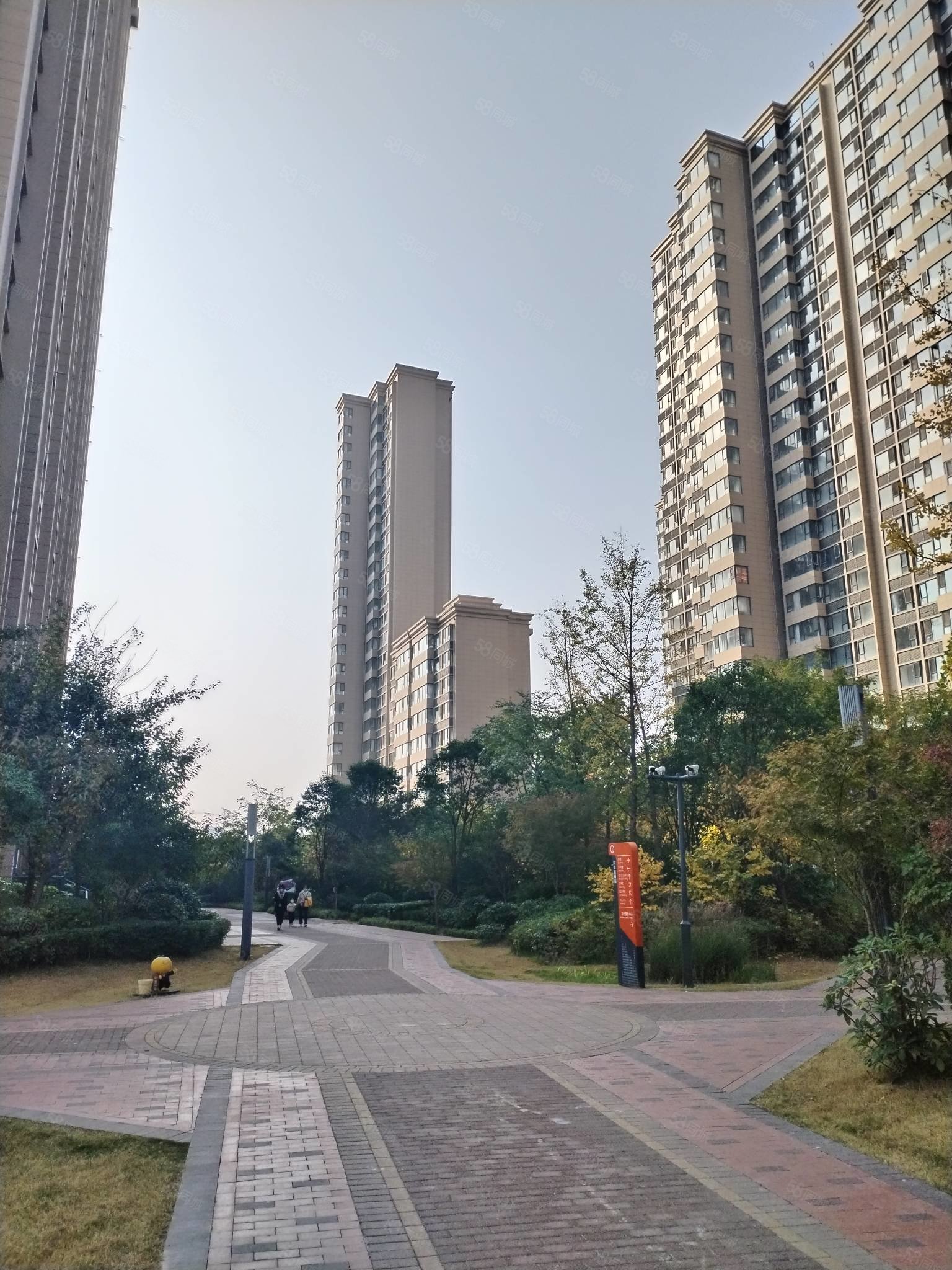 同德晨曦园4室2厅2卫137㎡南北165万