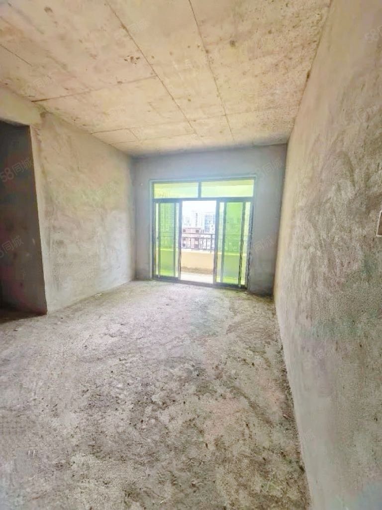 御泉名都2室2厅1卫73.62㎡南45万