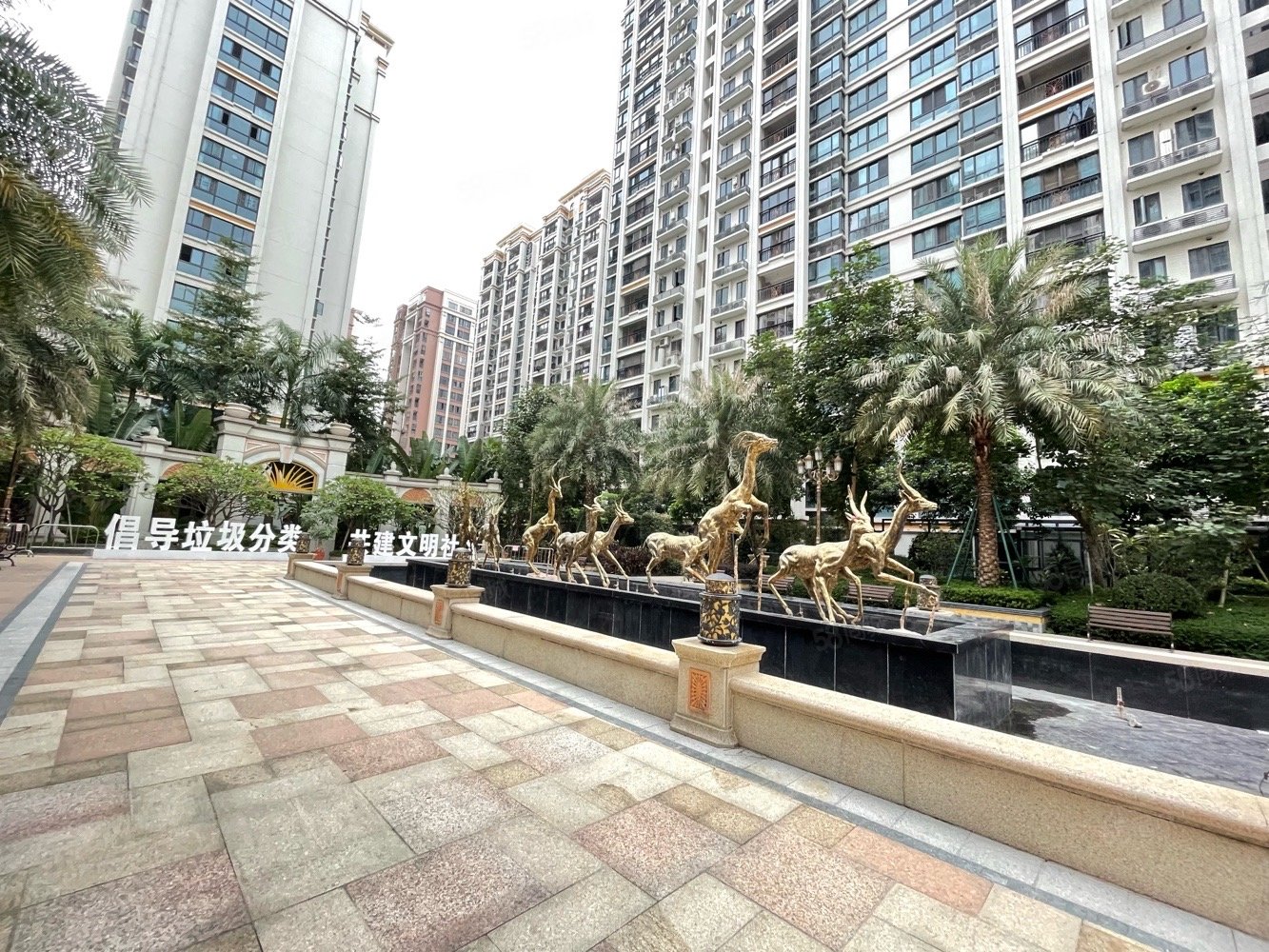 上东华府11幢楼层3房2113方毛坯方12000元