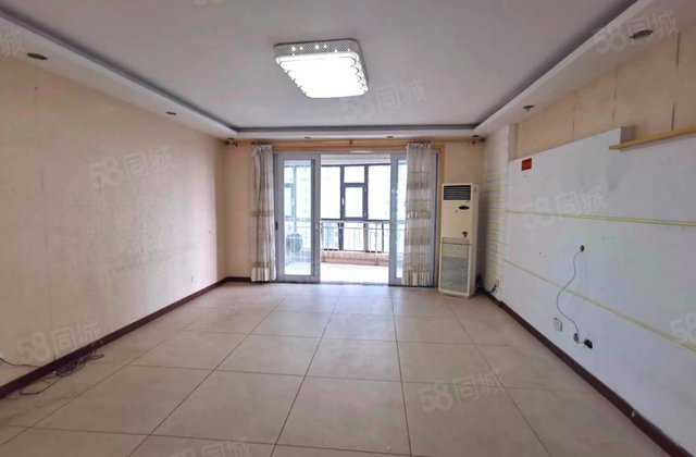 三室观河大平层 带地下车位 客厅通阳台两室朝阳南北通透好楼层