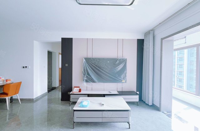 医疗配套成熟 商业配套齐全 有电梯 次新房 正规三居双卫生间