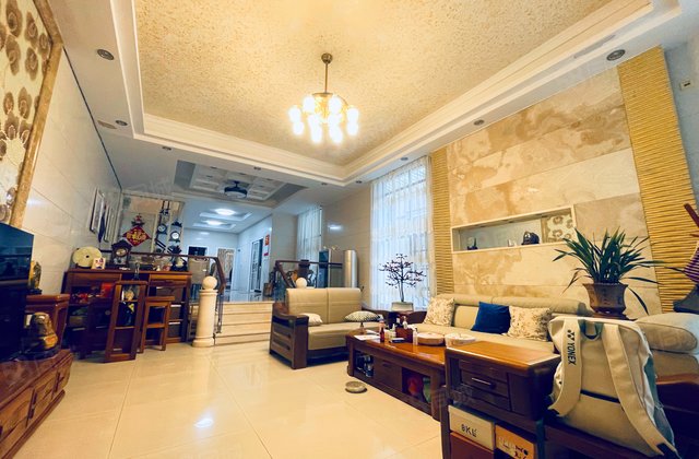 金碧御水山庄(别墅)6室2厅304㎡390万二手房图片